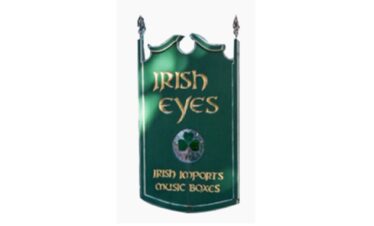 Irish Eyes in Olde Mistick Village