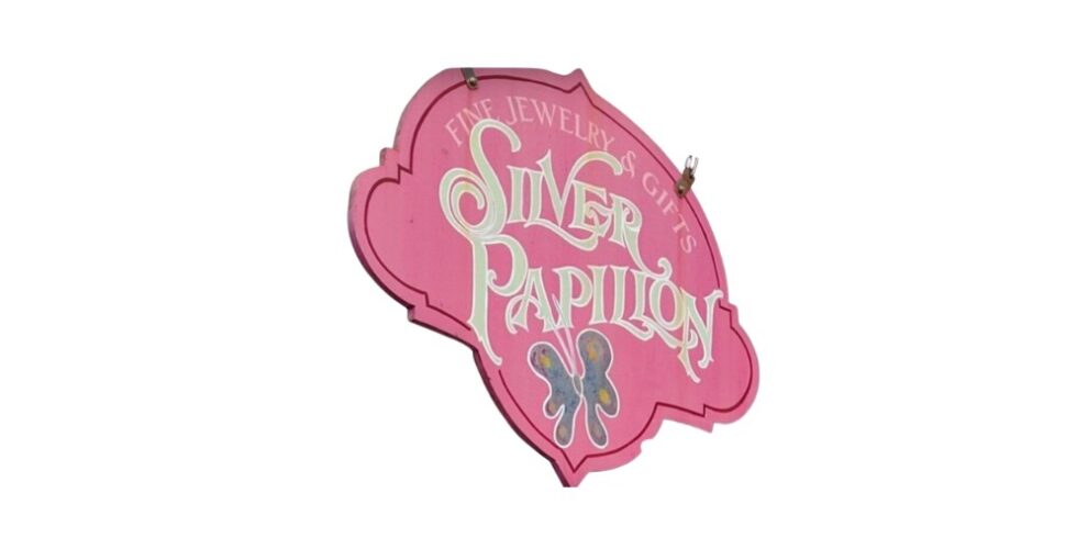 Silver Papillon in Mystic